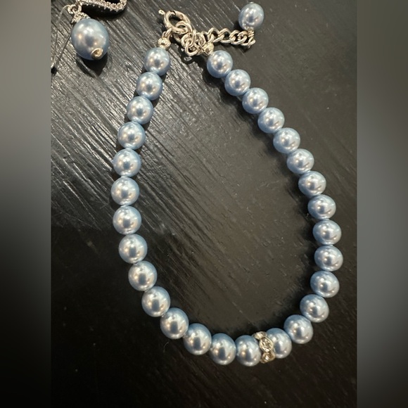 Blue pearl bracelet and earrings - Picture 4 of 16